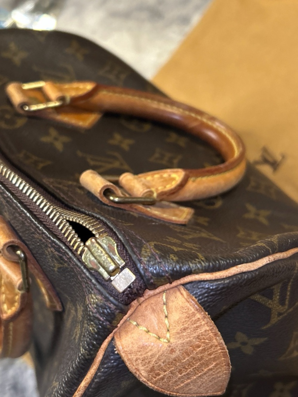Louis Vuitton Monogram Speedy 25 - Picture 8 of 11